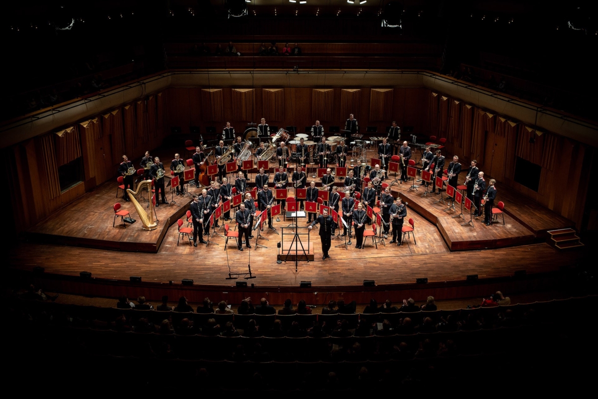 Växjöskolornas musikkårs 75 års jubileum med Arméns musikkår